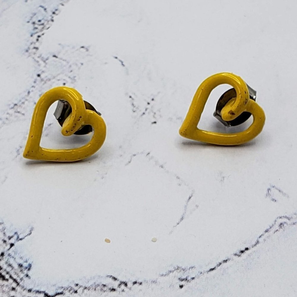 Yellow Heart Bended Metal Geometric Stud Earrings